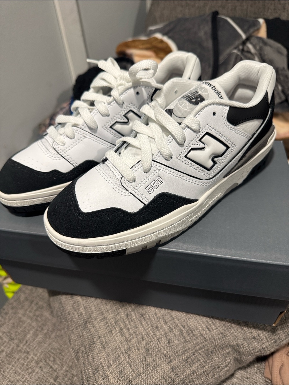 New Balance 550 Low-Top Sneakers - White & Black